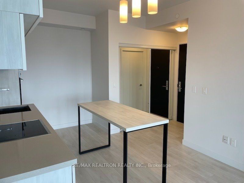 8 Eglinton Ave E, unit 5606 for rent