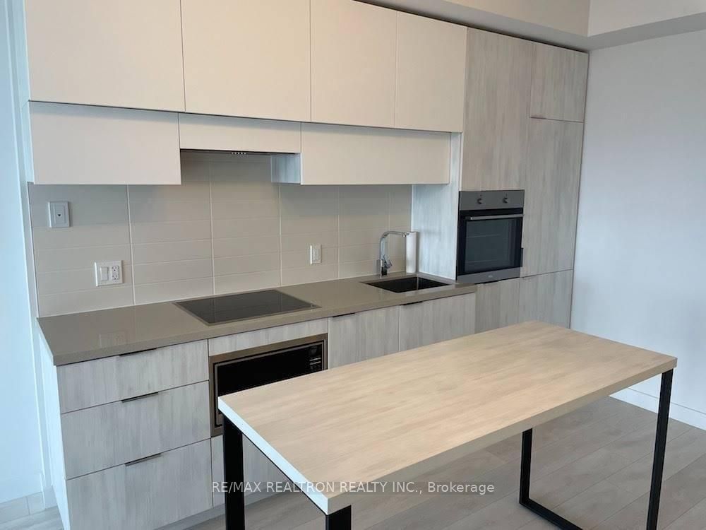 8 Eglinton Ave E, unit 5606 for rent