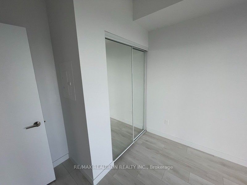 8 Eglinton Ave E, unit 5606 for rent