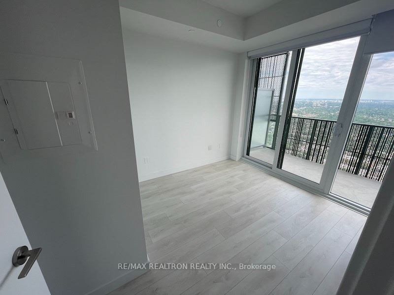 8 Eglinton Ave E, unit 5606 for rent