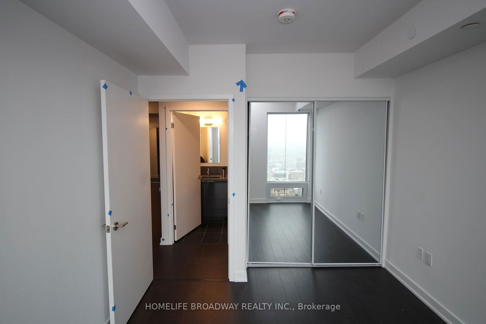 238 Simcoe St, unit 3001 for rent