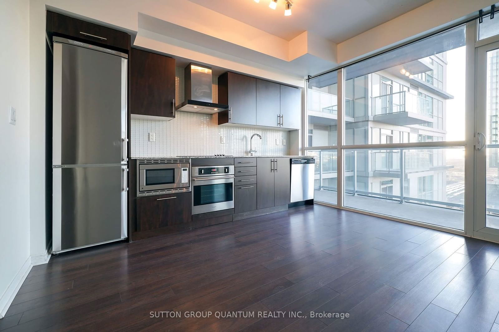 352 Front St W, unit 1412 for rent