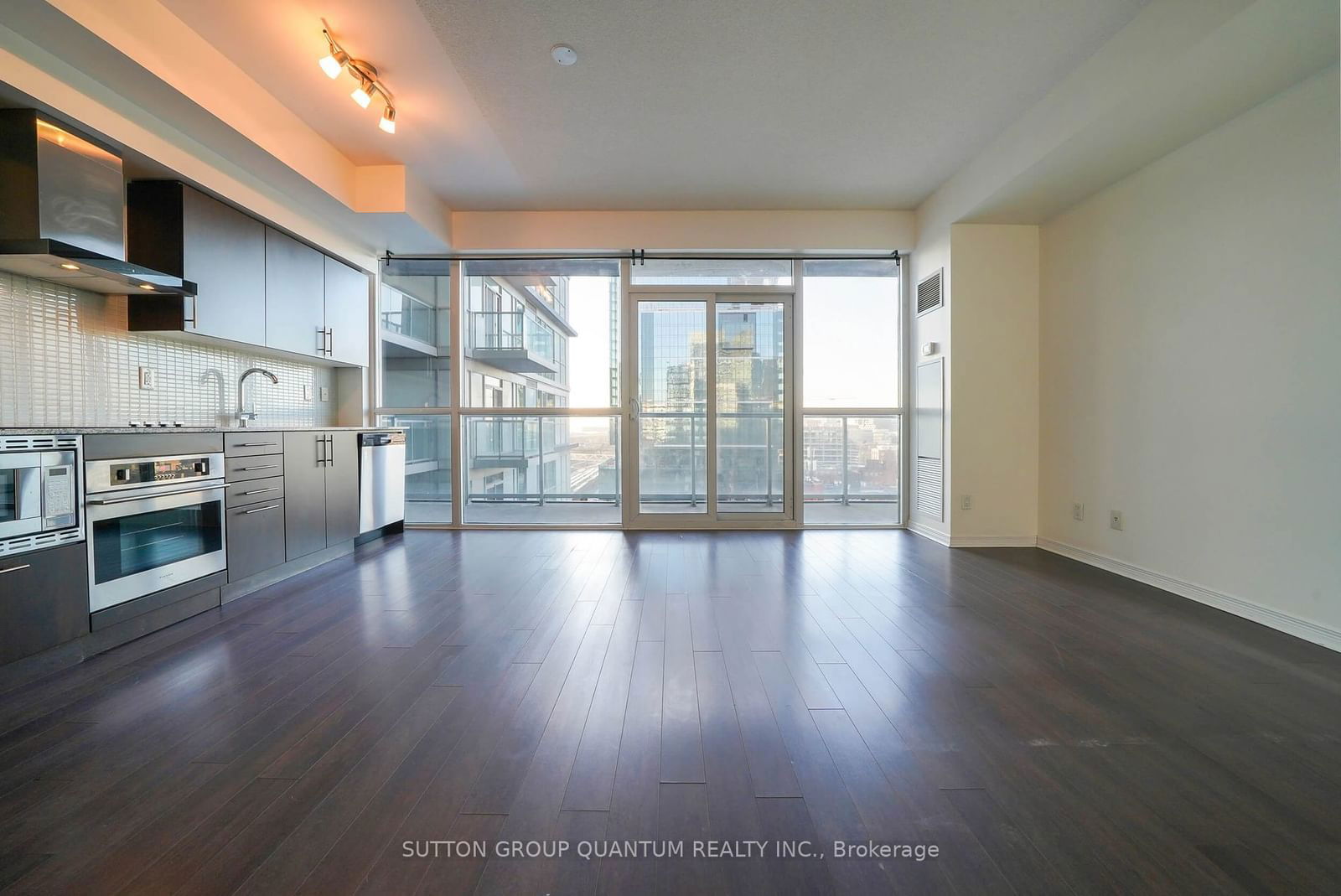 352 Front St W, unit 1412 for rent