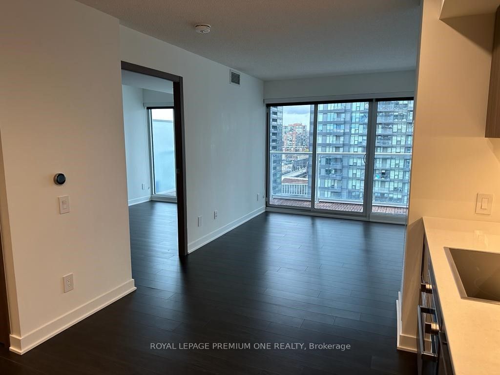 17 Bathurst St, unit 1708 for rent