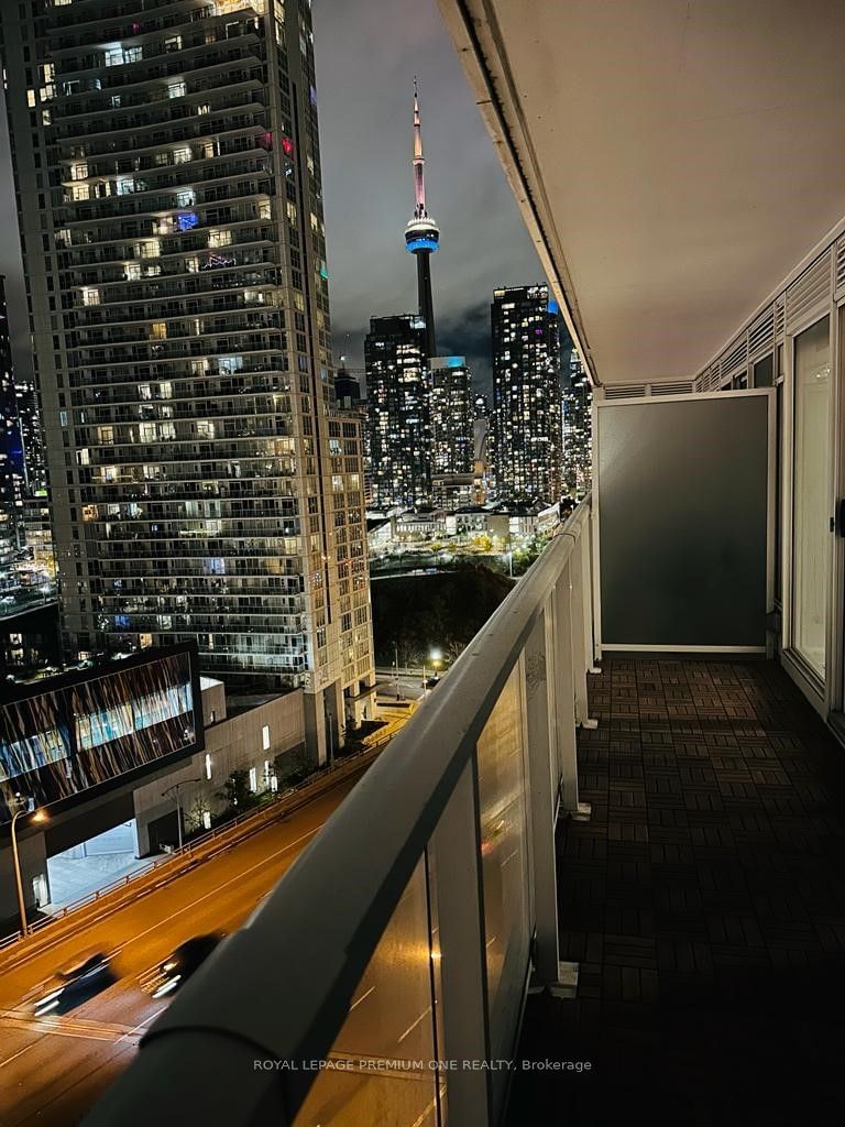 17 Bathurst St, unit 1708 for rent