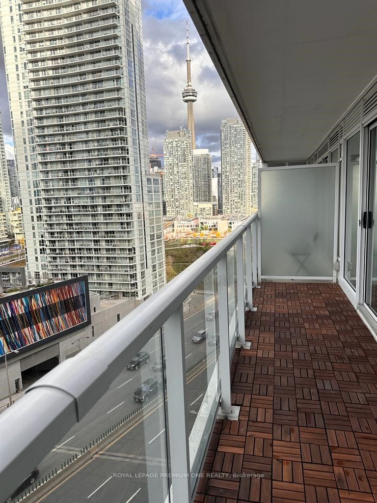 17 Bathurst St, unit 1708 for rent