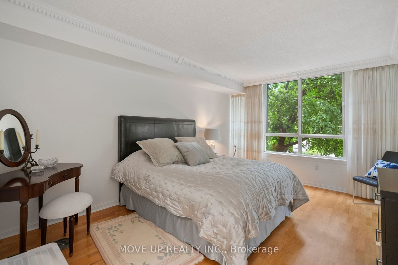 5444 Yonge St, unit 211 for sale