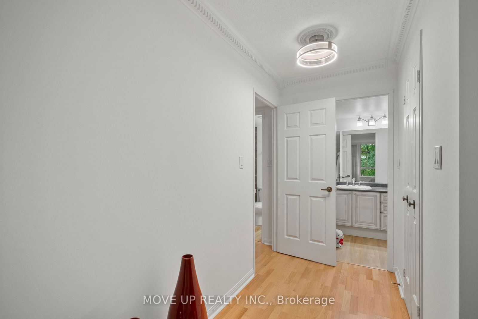 5444 Yonge St, unit 211 for sale