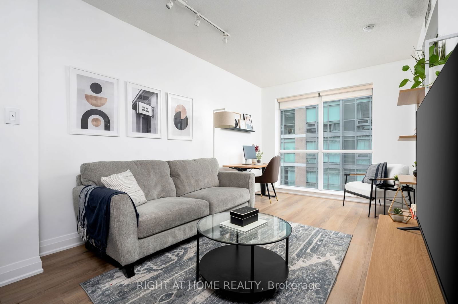 1169 Queen St W, unit 502 for sale