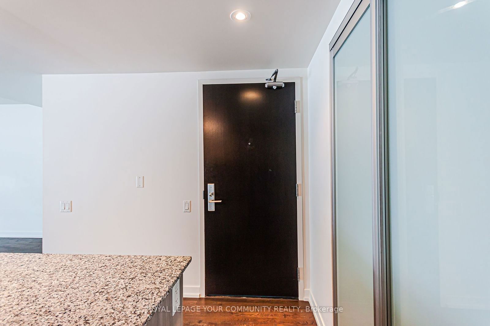 95 Bathurst St, unit 621 for rent