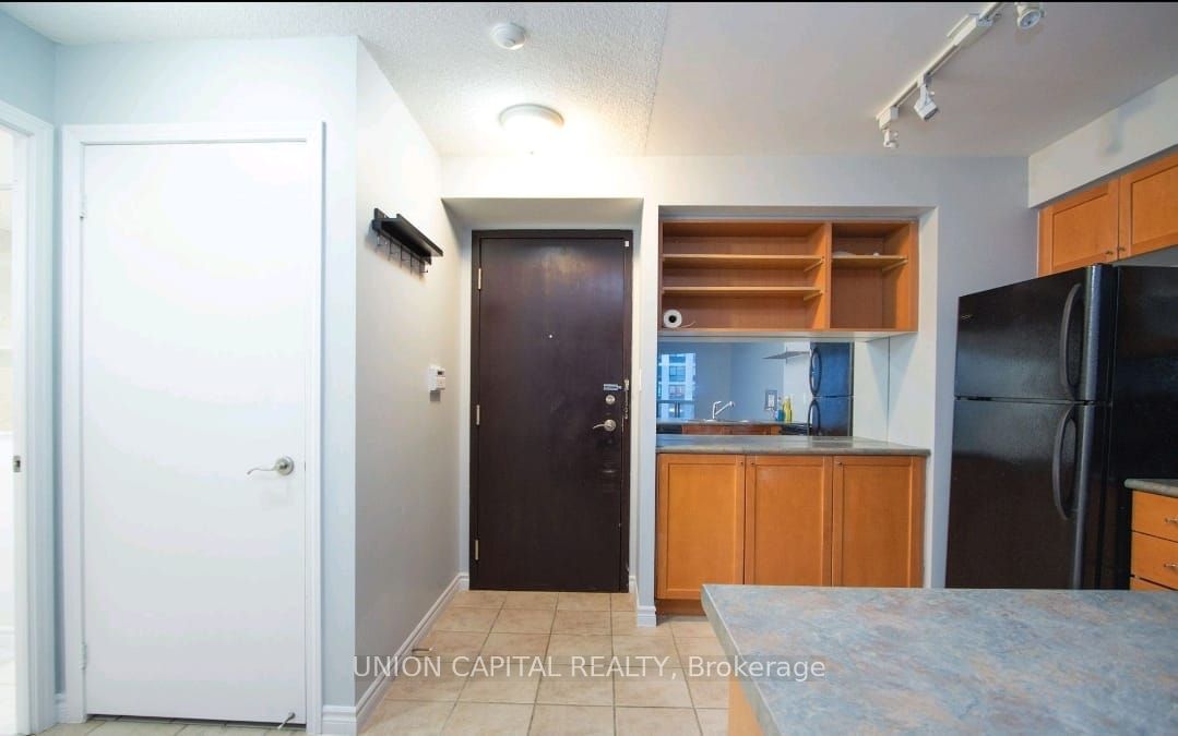 410 Queens Quay, unit 1210 for rent