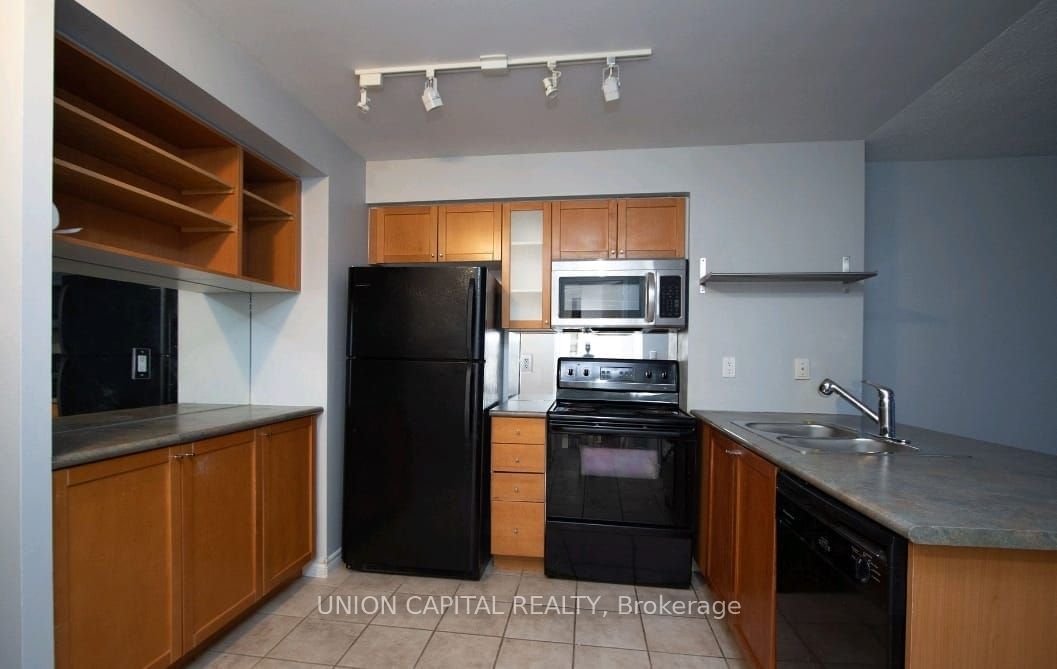 410 Queens Quay, unit 1210 for rent