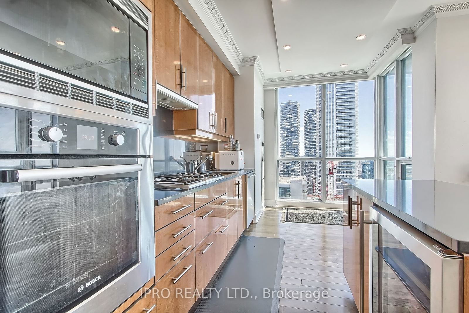 16 Harbour St, unit 4305 for sale