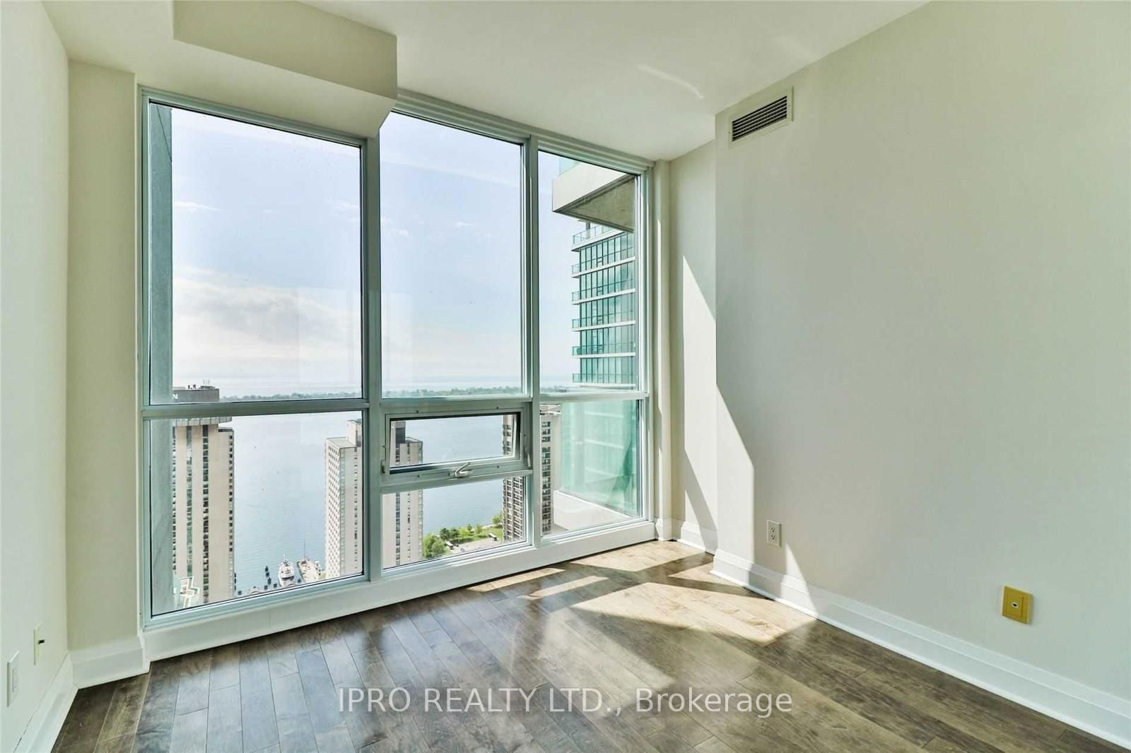 16 Harbour St, unit 4305 for sale