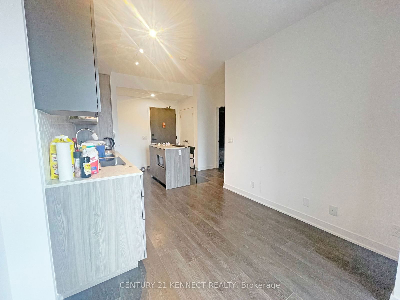 15 Holmes Ave, unit 1907 for rent