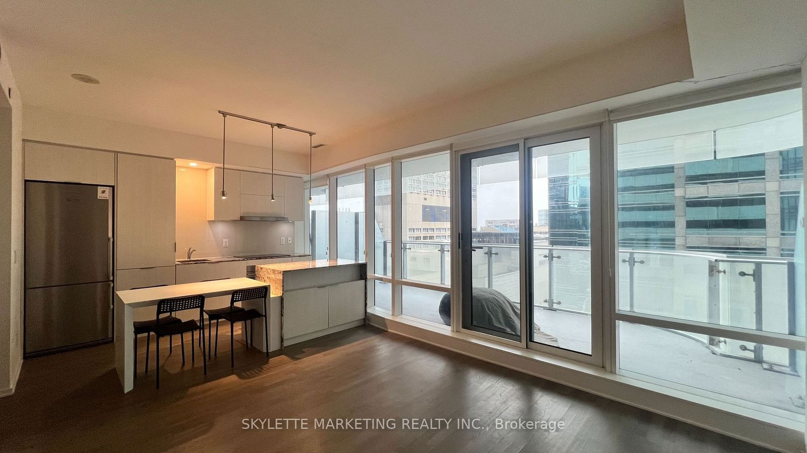 1 Bloor St E, unit 1002 for sale