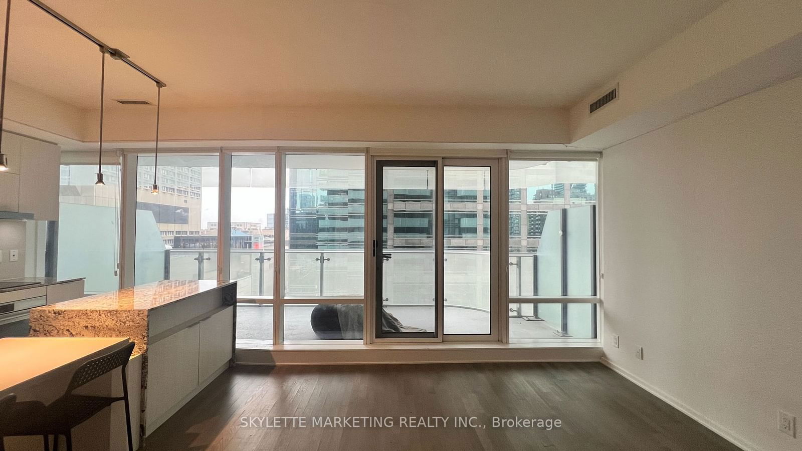 1 Bloor St E, unit 1002 for sale