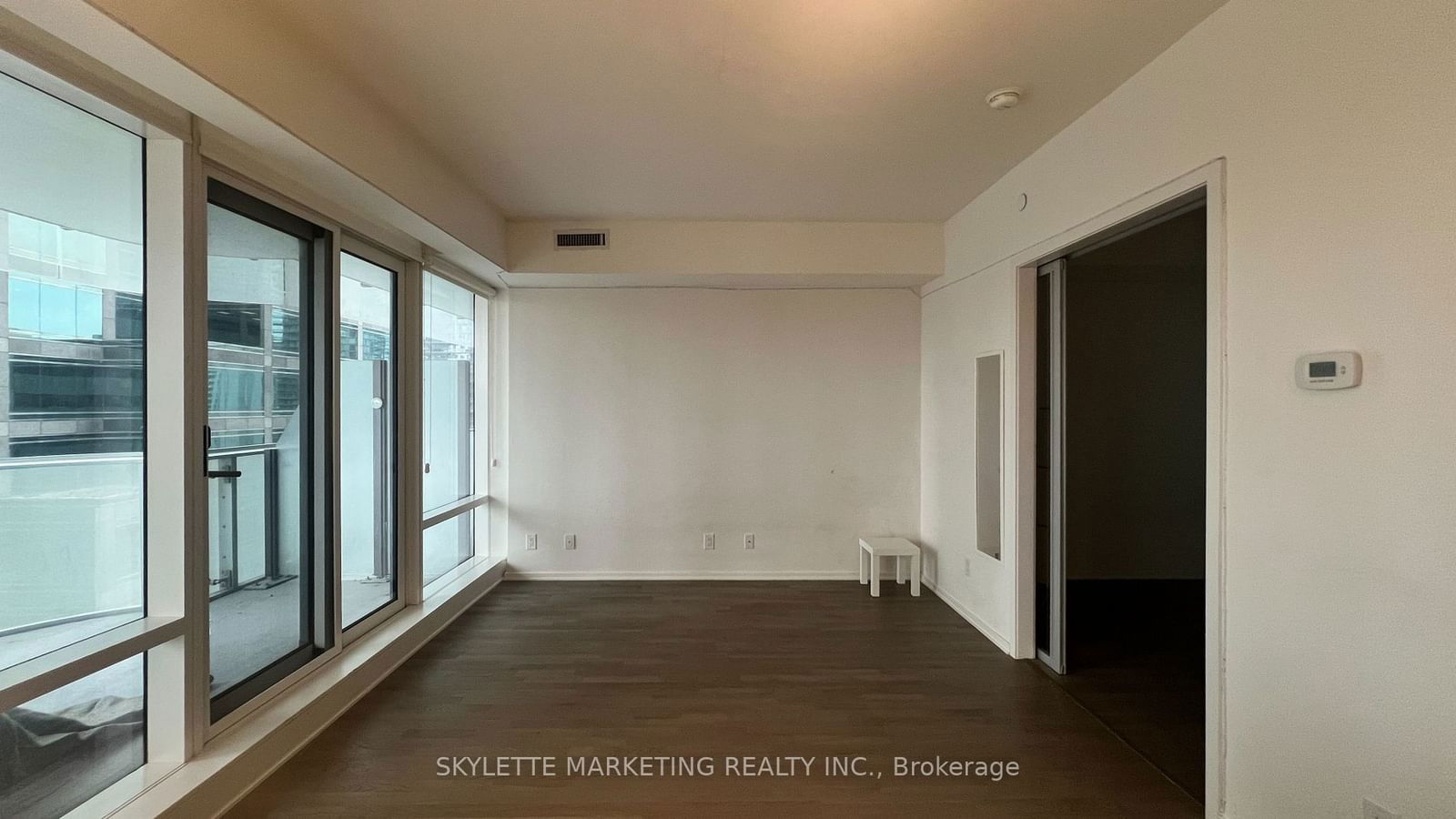 1 Bloor St E, unit 1002 for sale