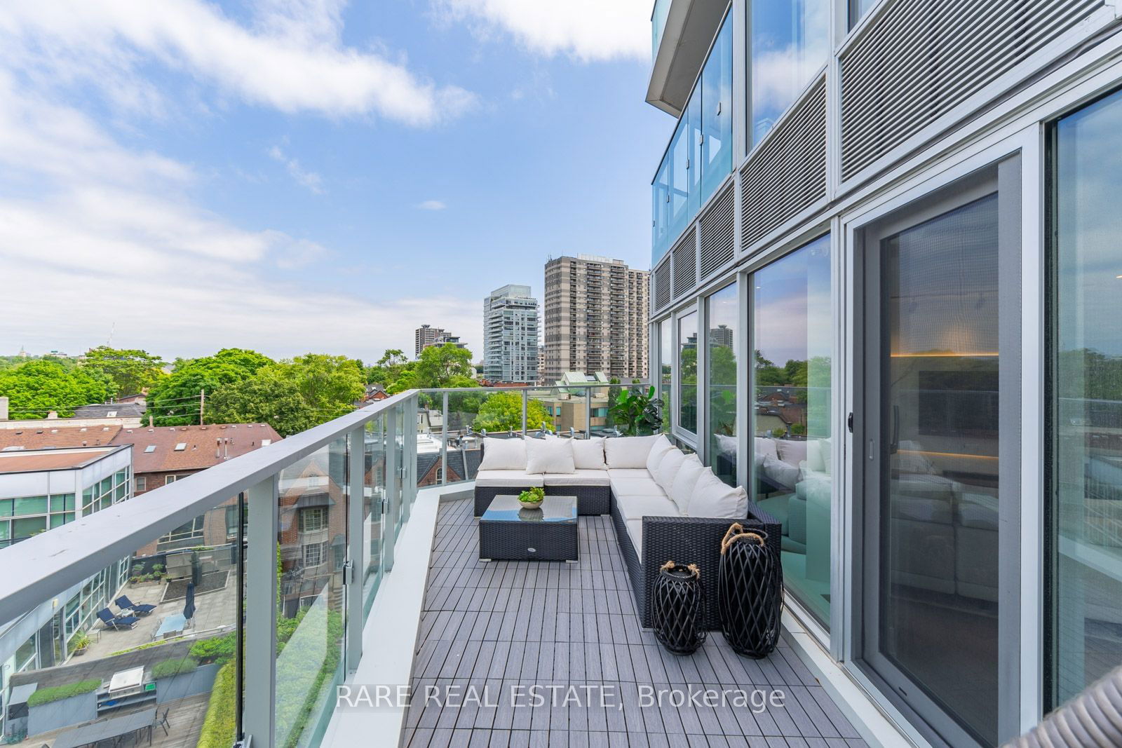 346 Davenport Rd, unit 504 for sale