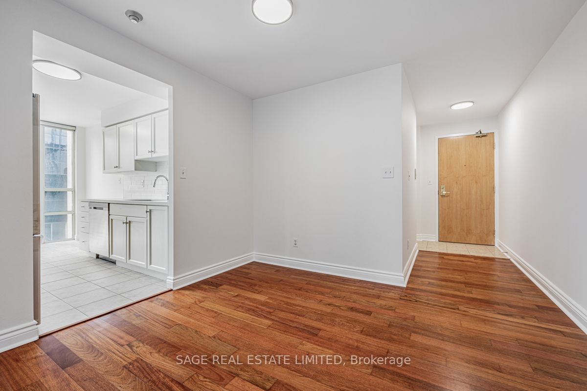 43 Eglinton Ave E, unit 503 for rent