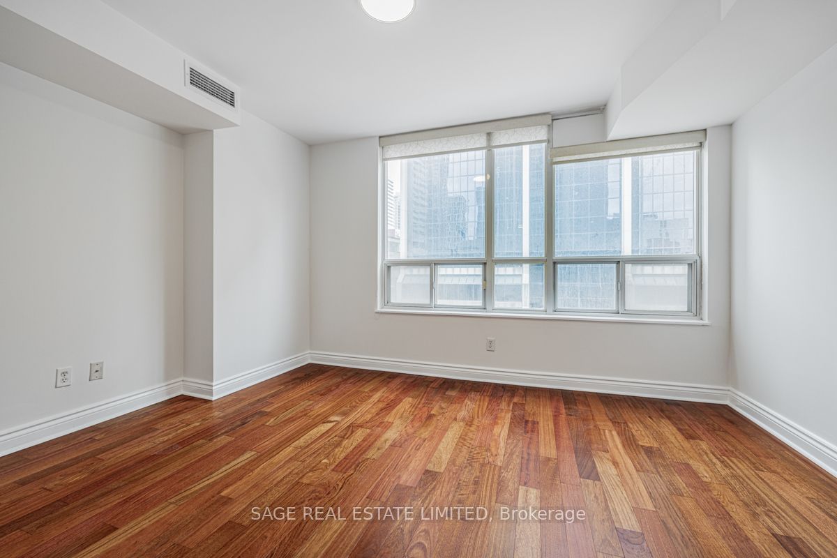 43 Eglinton Ave E, unit 503 for rent