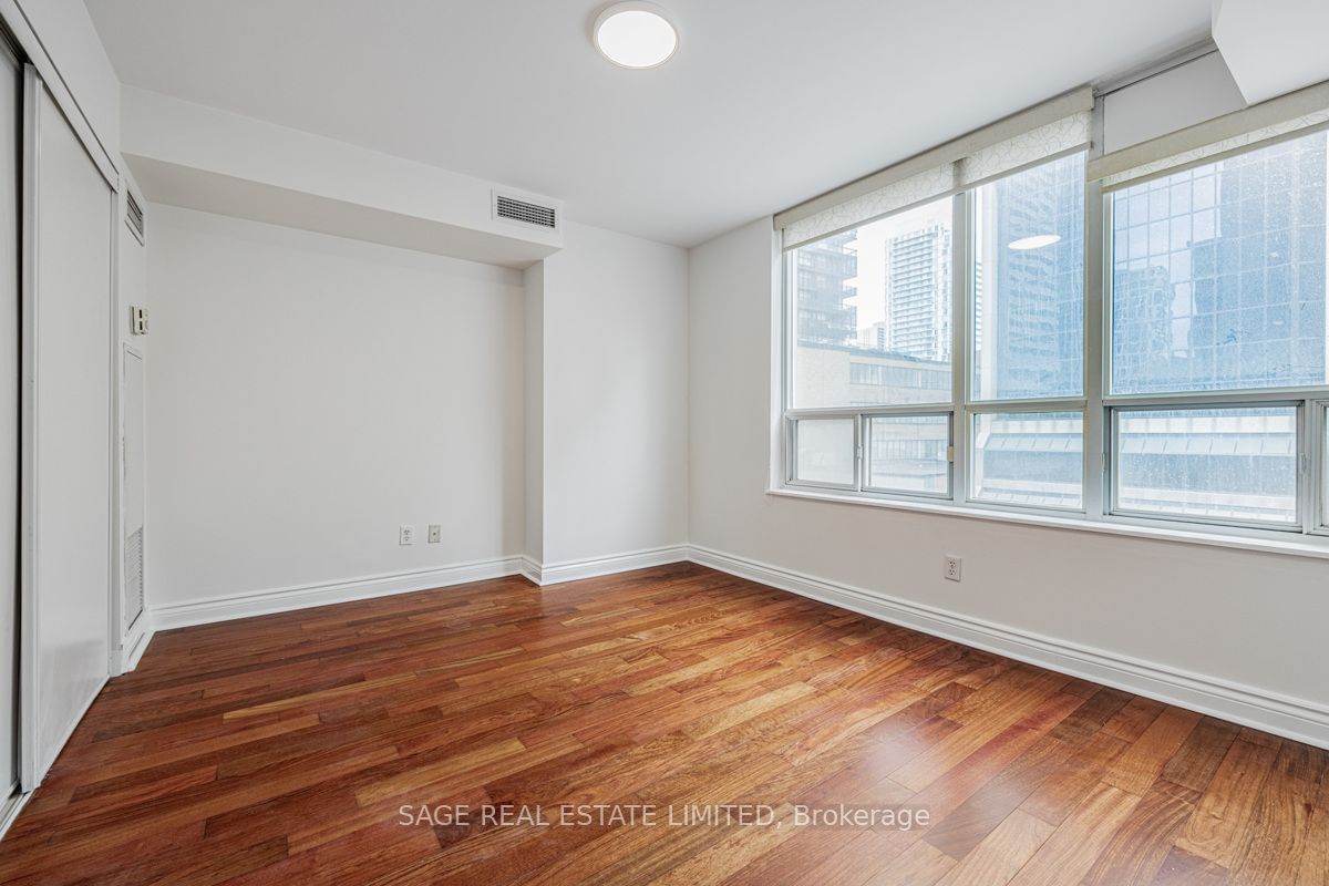 43 Eglinton Ave E, unit 503 for rent