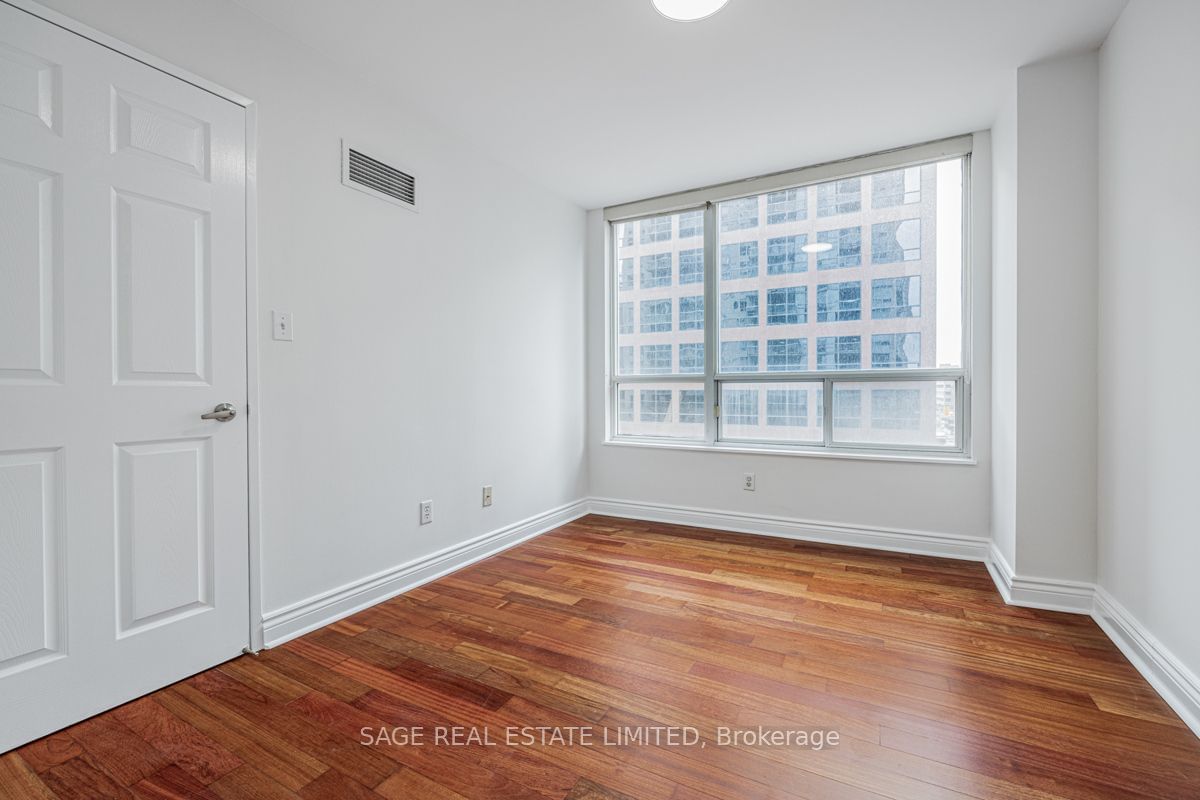 43 Eglinton Ave E, unit 503 for rent