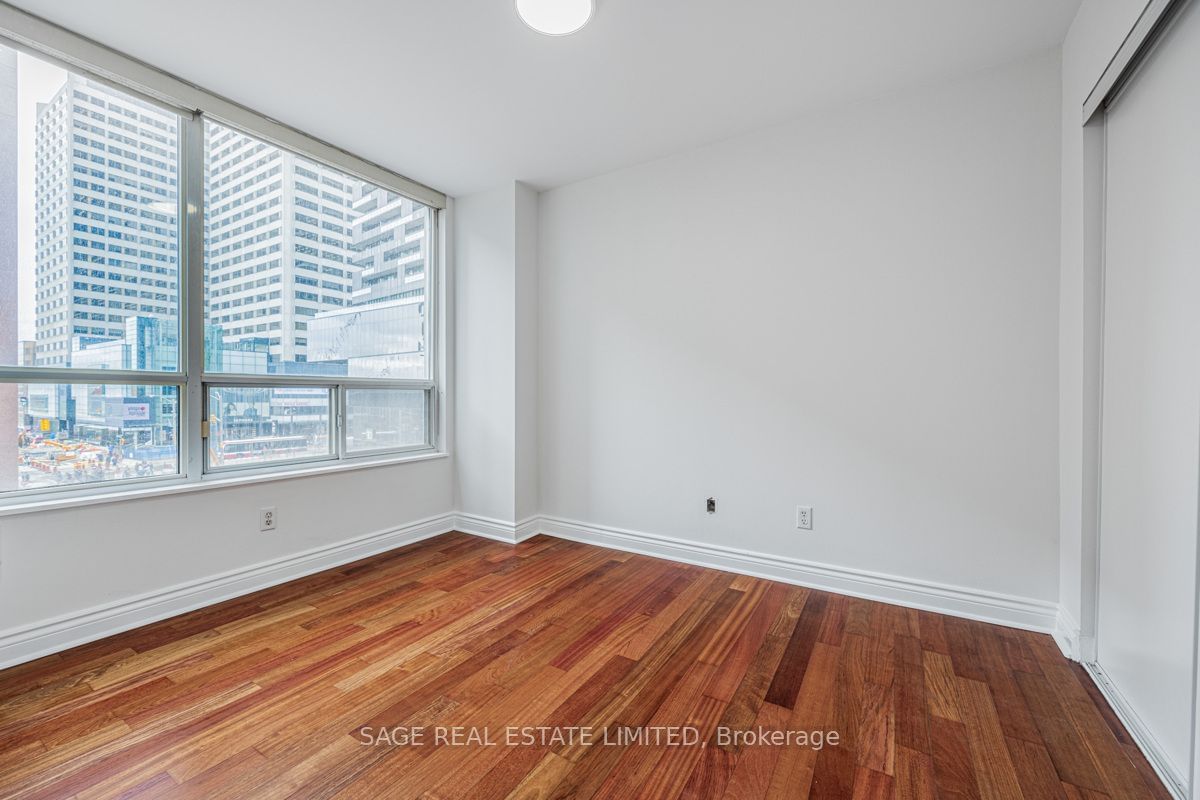 43 Eglinton Ave E, unit 503 for rent