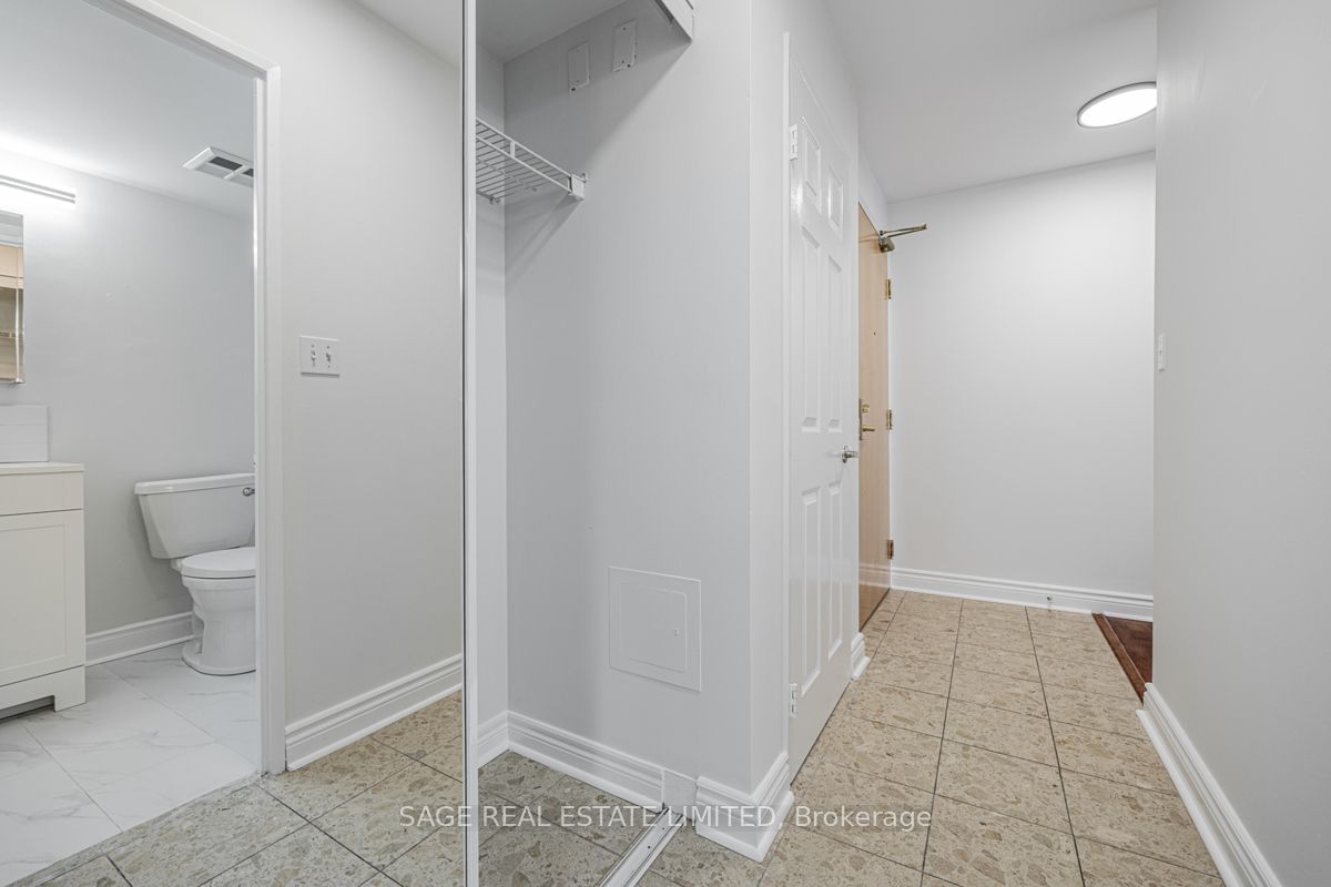 43 Eglinton Ave E, unit 503 for rent