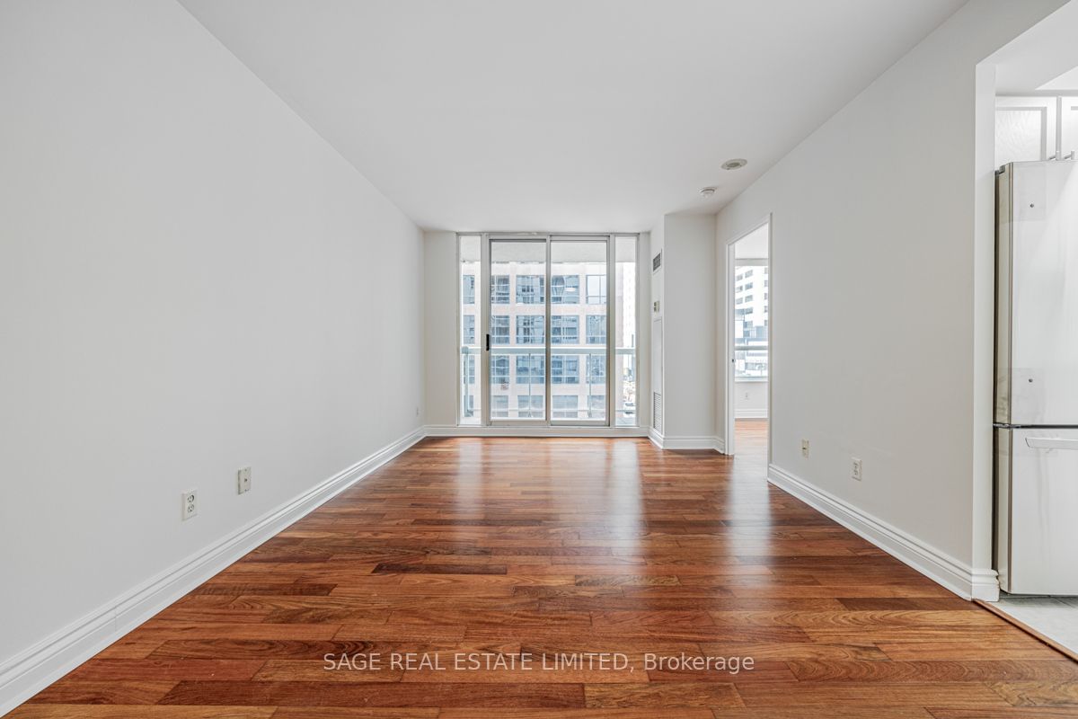 43 Eglinton Ave E, unit 503 for rent