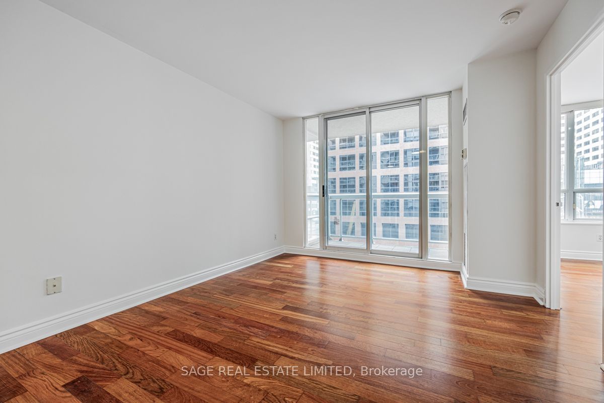 43 Eglinton Ave E, unit 503 for rent