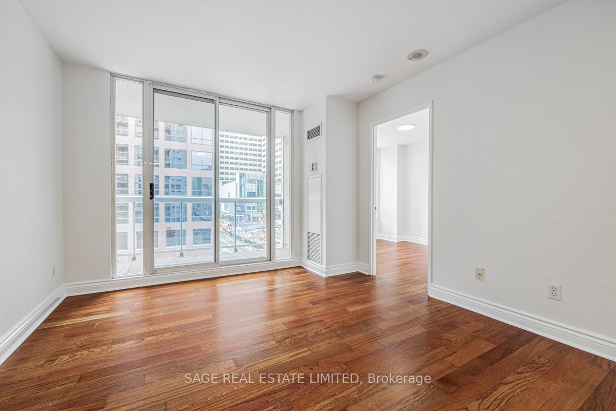 43 Eglinton Ave E, unit 503 for rent