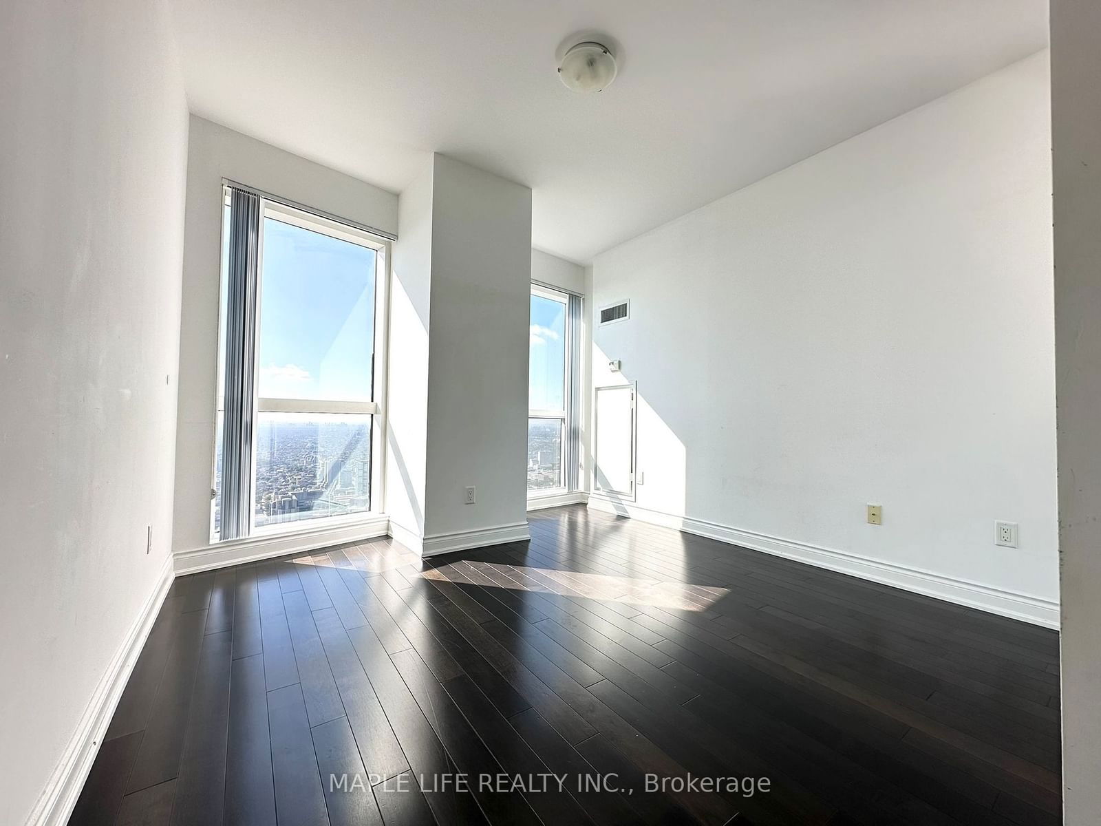 388 Yonge St, unit 6110 for rent