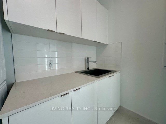 455 Wellington St W, unit 1010 for rent