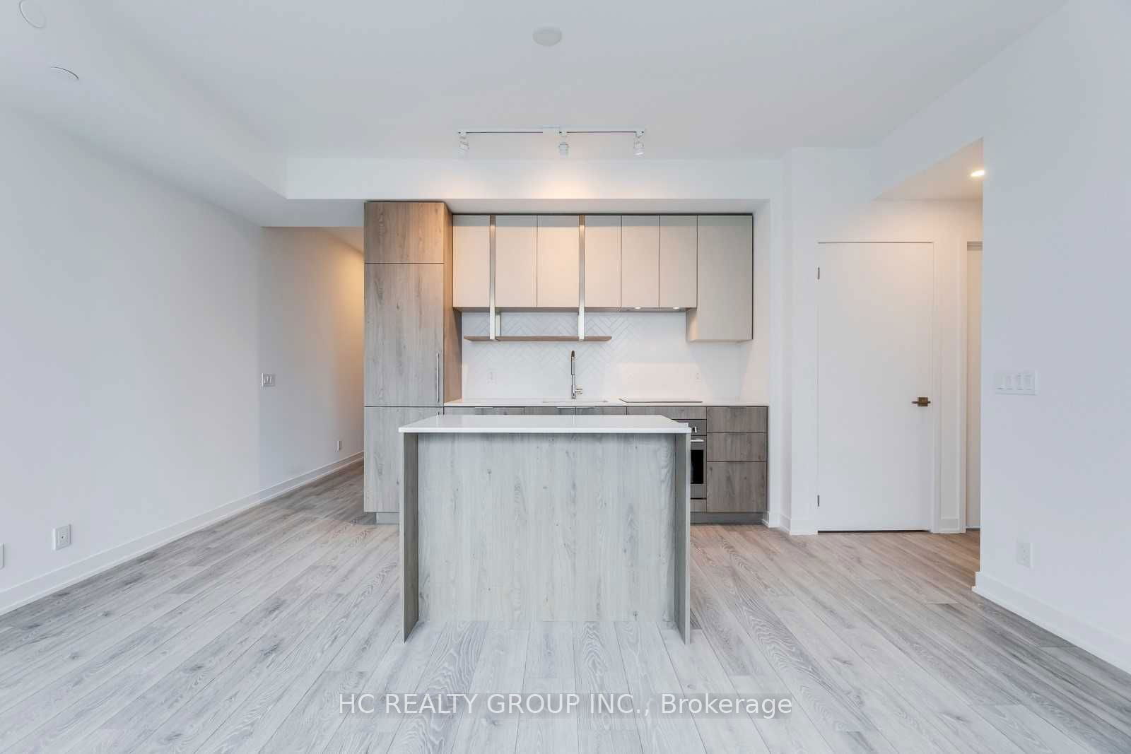 15 Holmes Ave, unit 1111 for rent