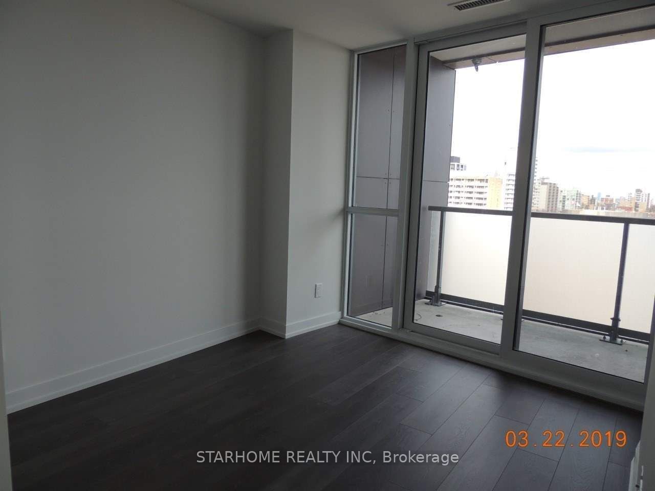 125 Redpath Ave, unit 715 for rent