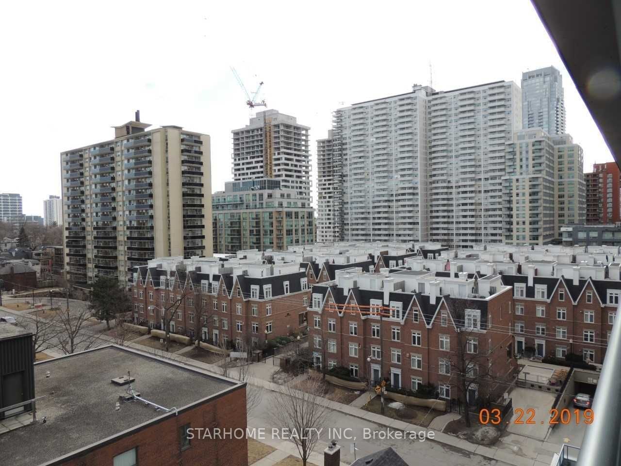 125 Redpath Ave, unit 715 for rent