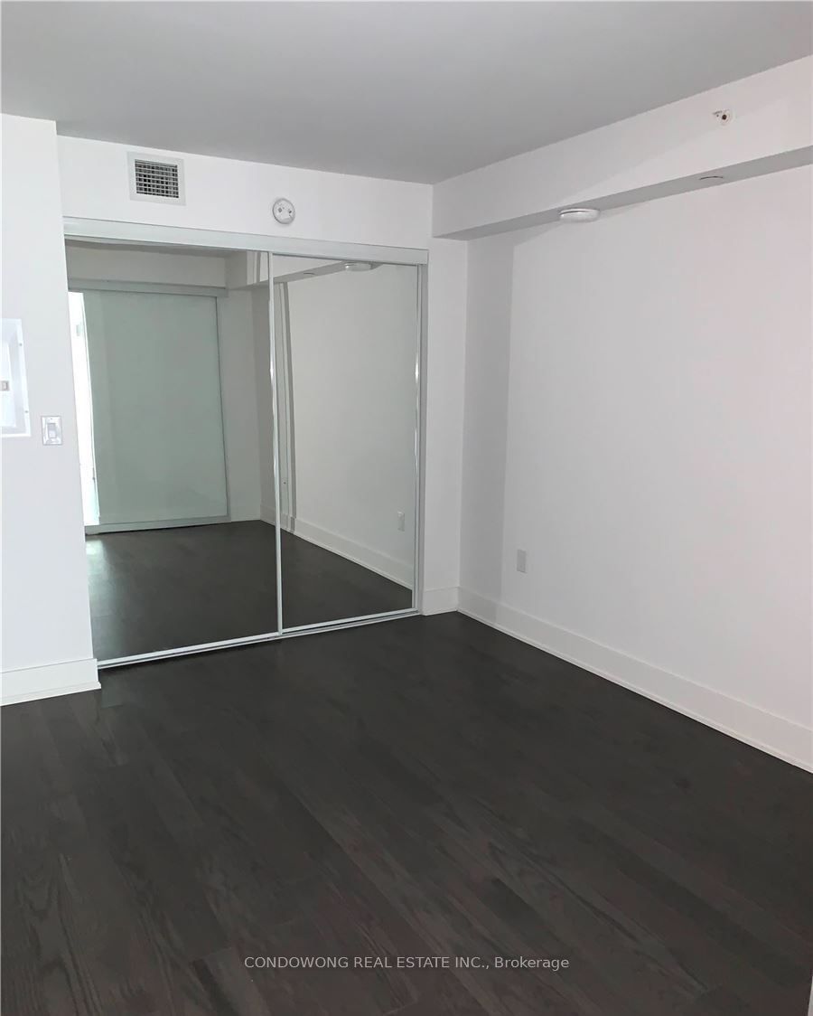 955 Bay St, unit 418 for rent