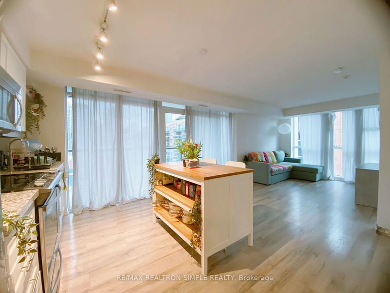 400 Adelaide St E, unit 2012 for rent