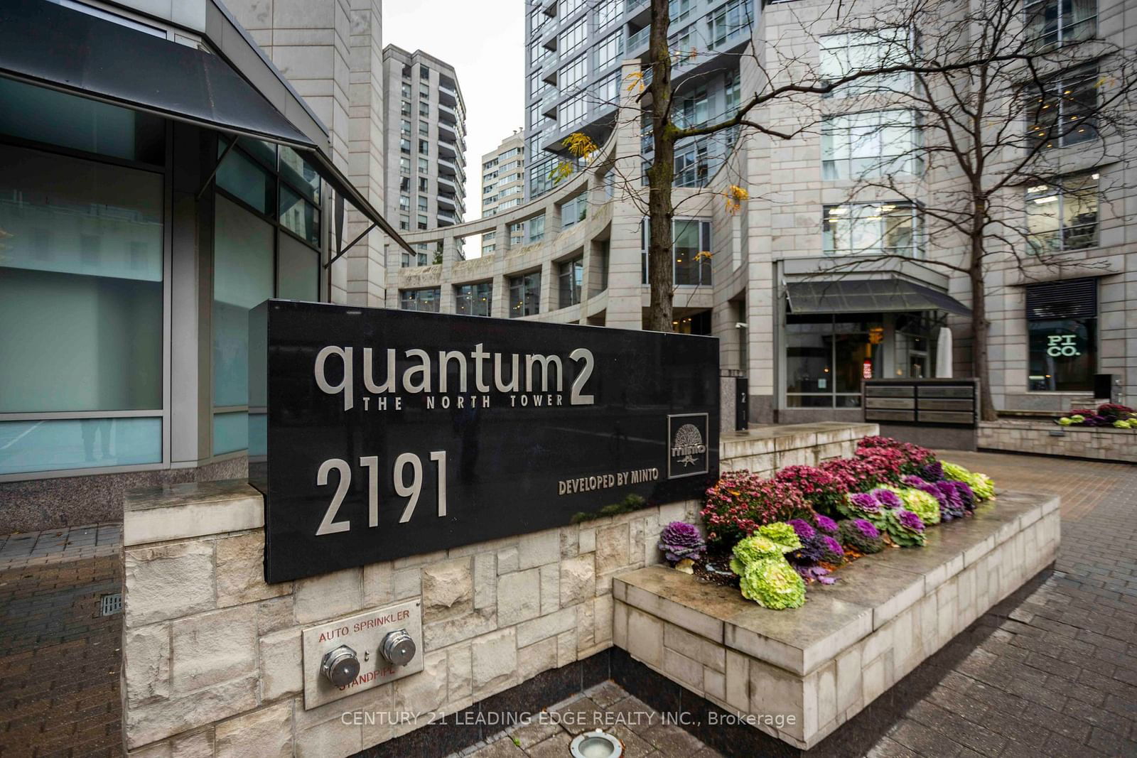 2191 Yonge St for sale 