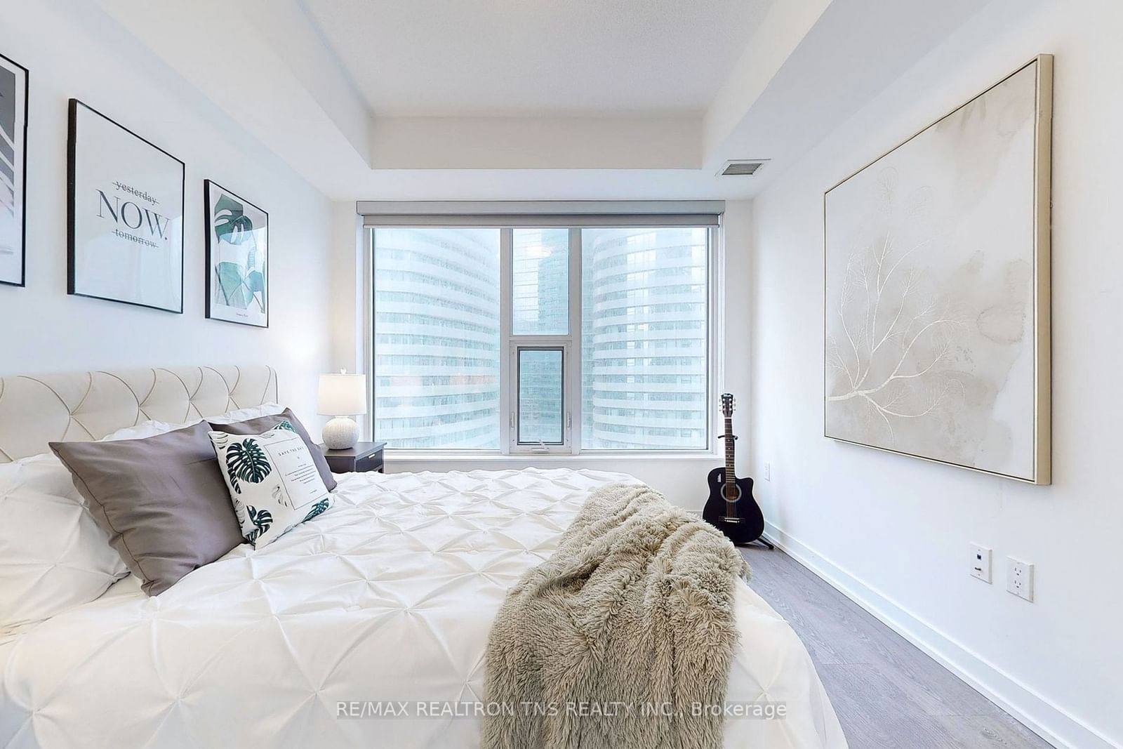 10 York St, unit 1502 for sale