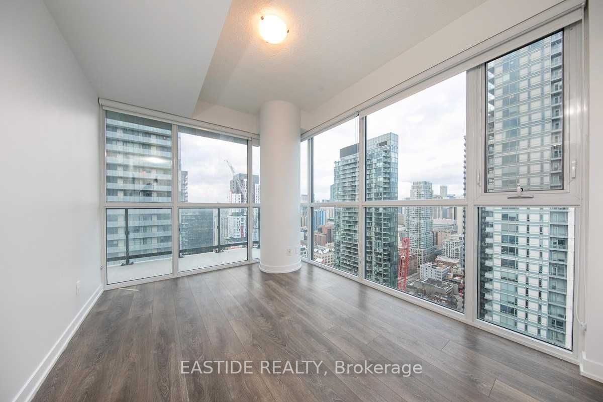 87 Peter St, unit 2010 for rent