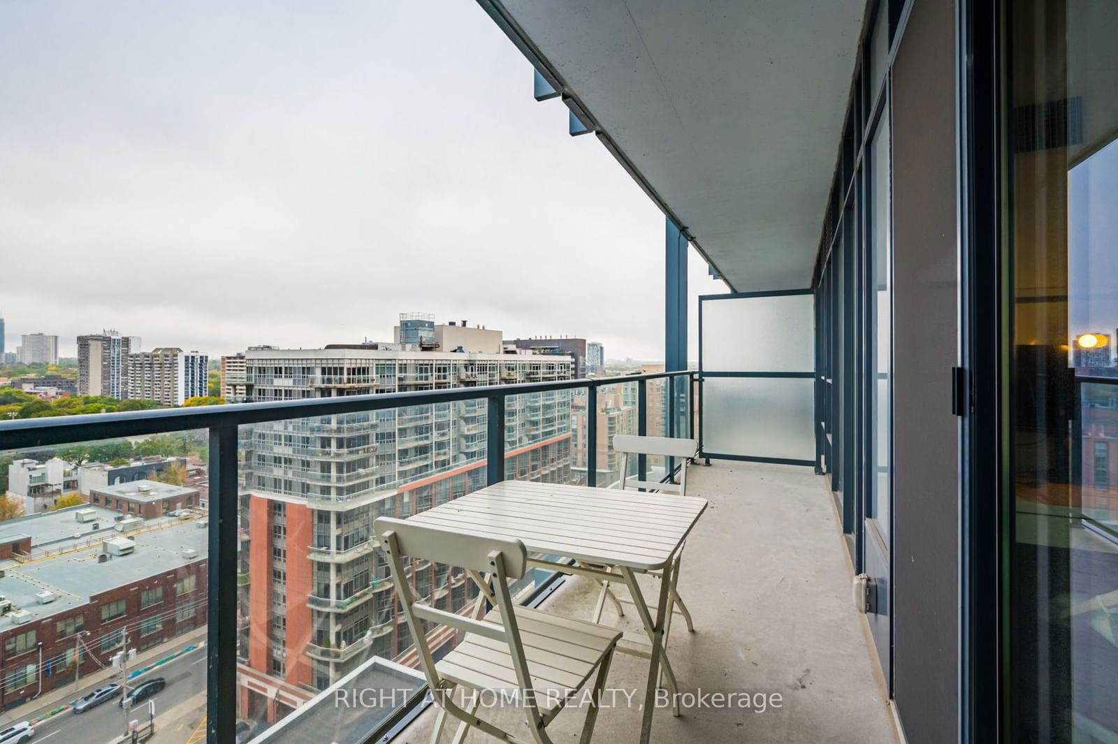 105 George St, unit 1415 for rent