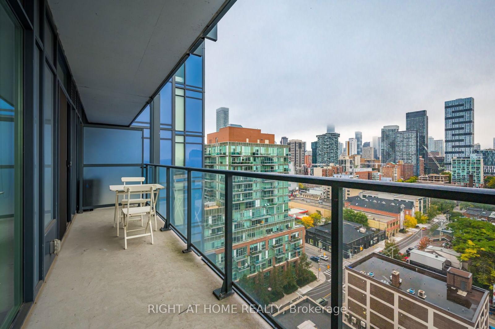 105 George St, unit 1415 for rent