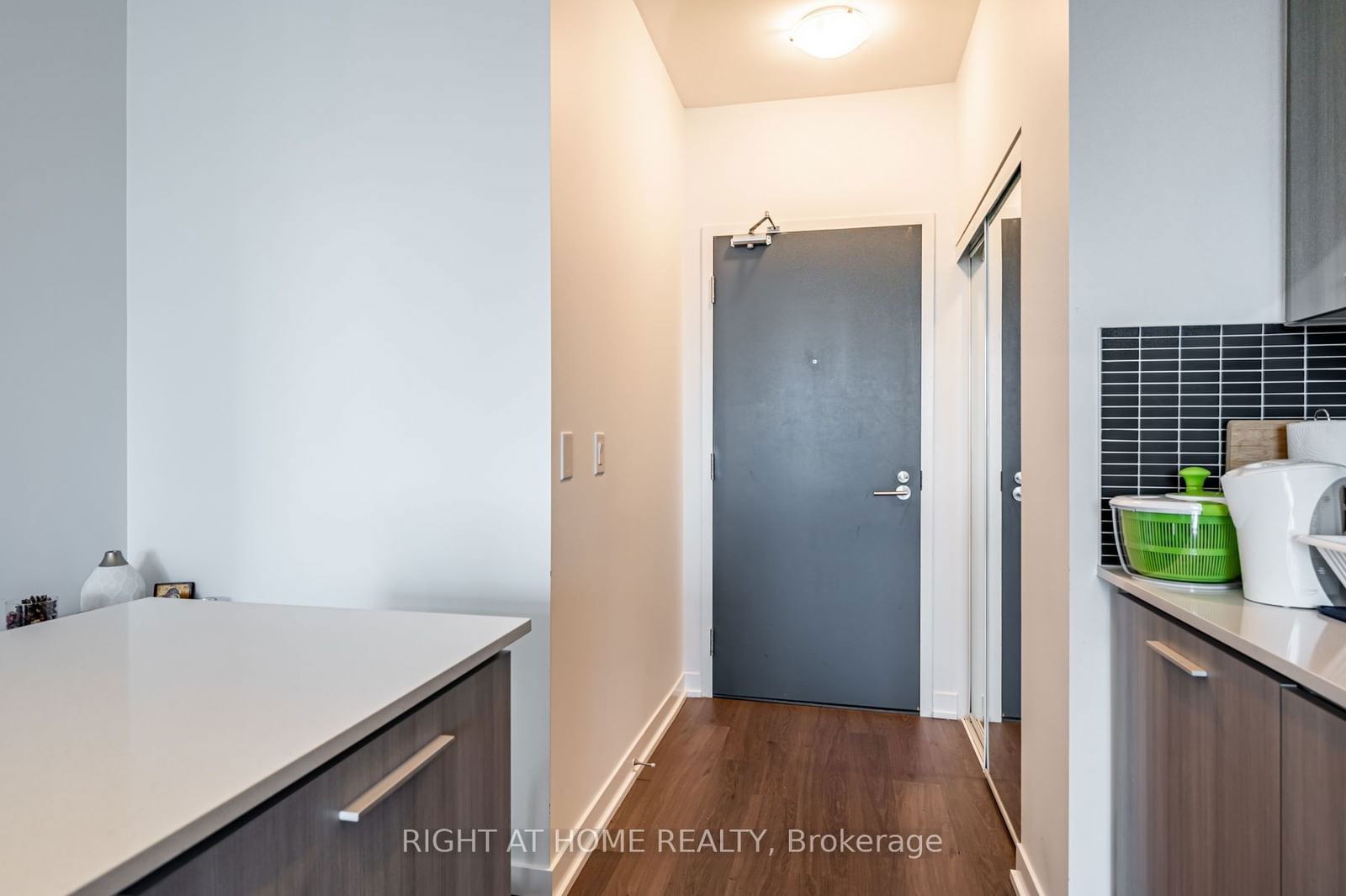 105 George St, unit 1415 for rent