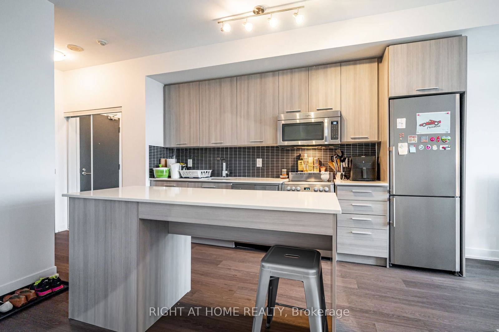 105 George St, unit 1415 for rent