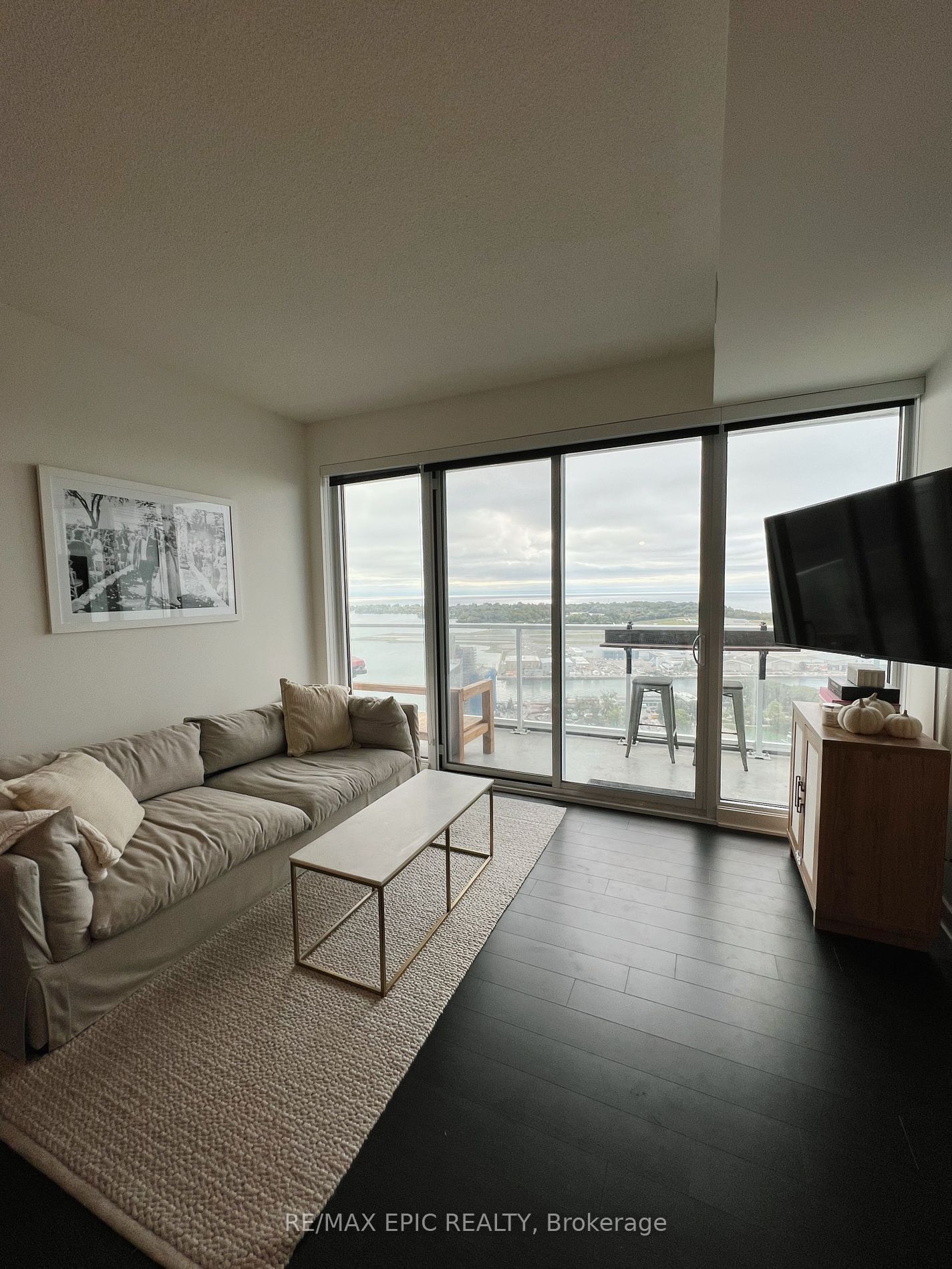 17 Bathurst St, unit 3602 for rent