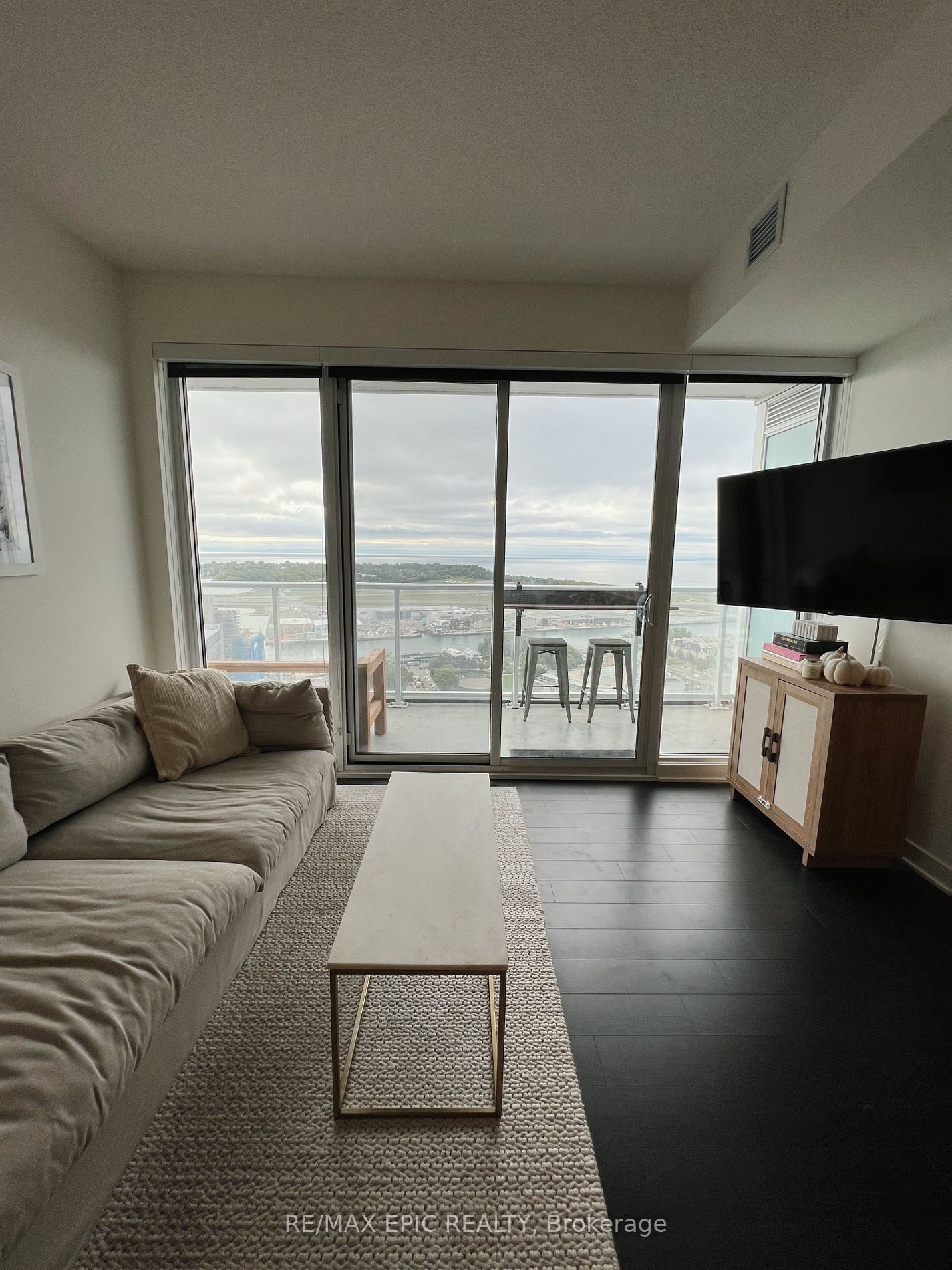 17 Bathurst St, unit 3602 for rent