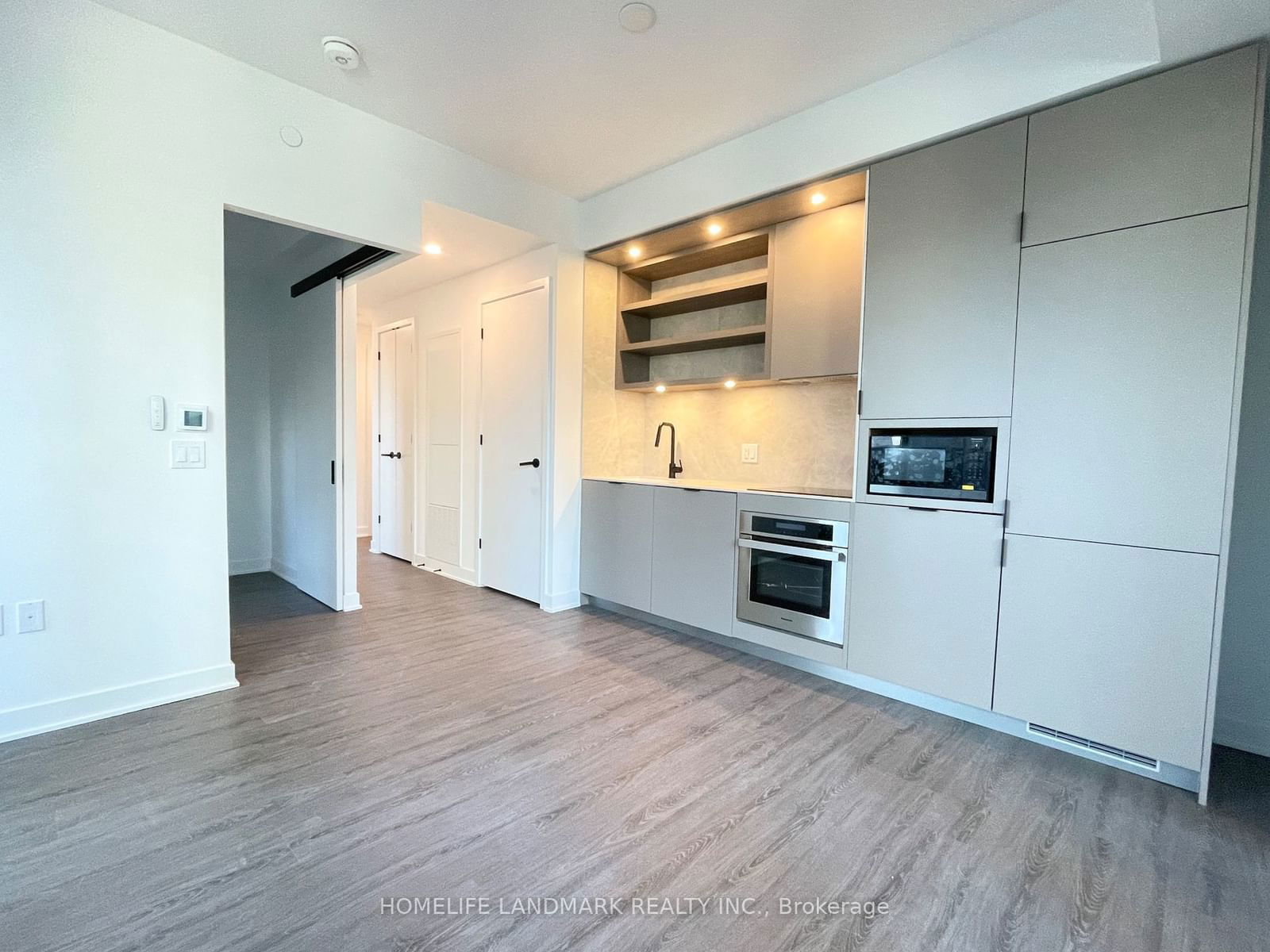 55 Charles St E, unit 1610 for rent