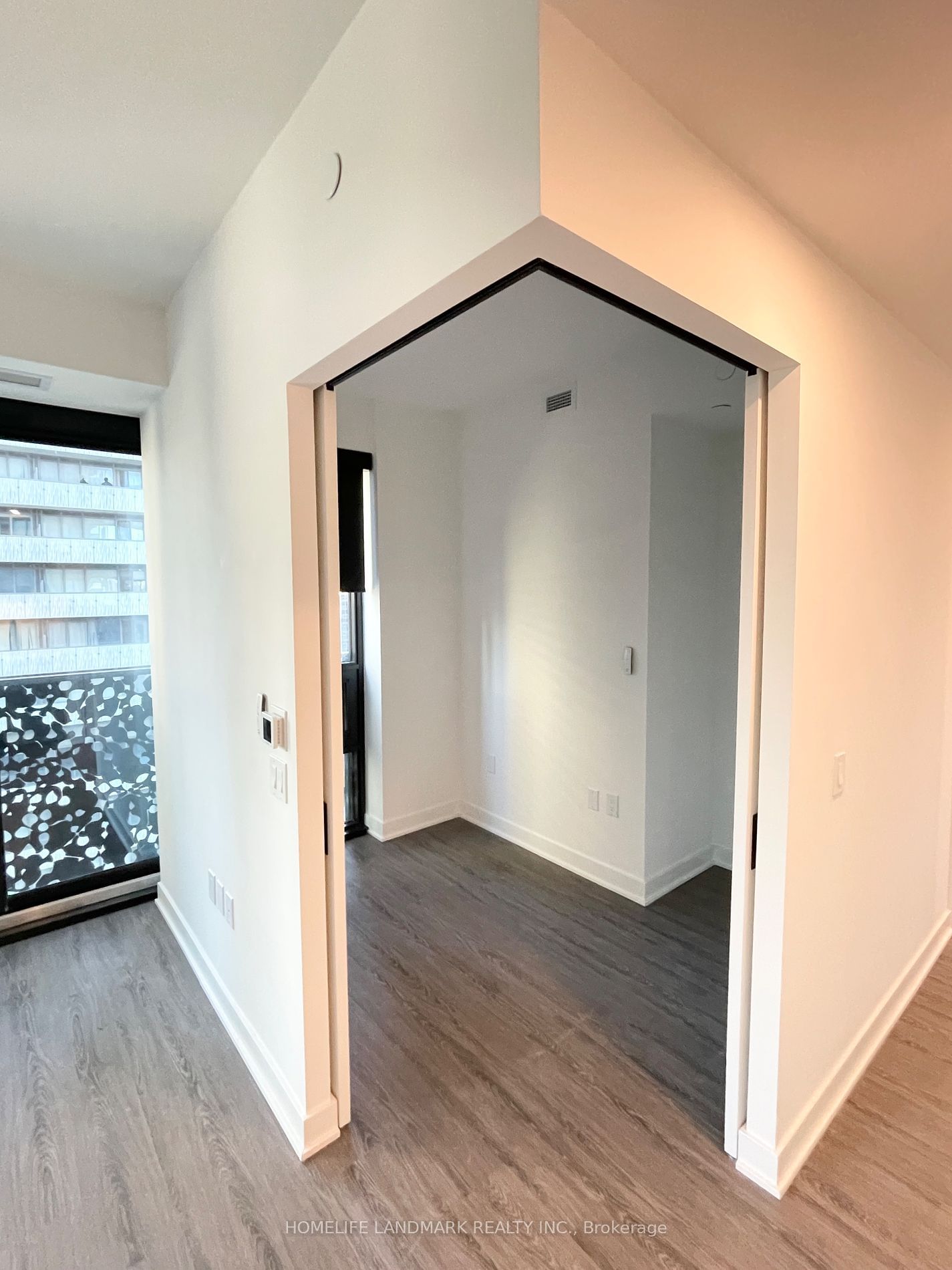 55 Charles St E, unit 1610 for rent